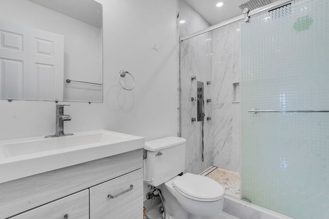 9820 S Pulaski Road 315, Oak Lawn, IL 60453