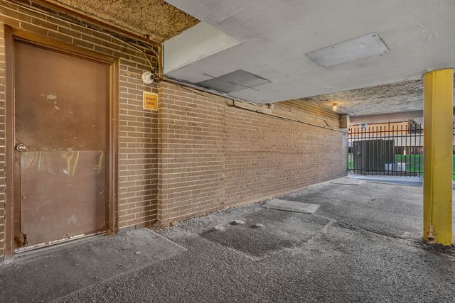 9820 S Pulaski Road 315, Oak Lawn, IL 60453