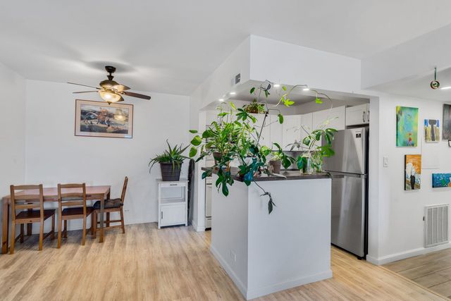 9820 S Pulaski Road 315, Oak Lawn, IL 60453