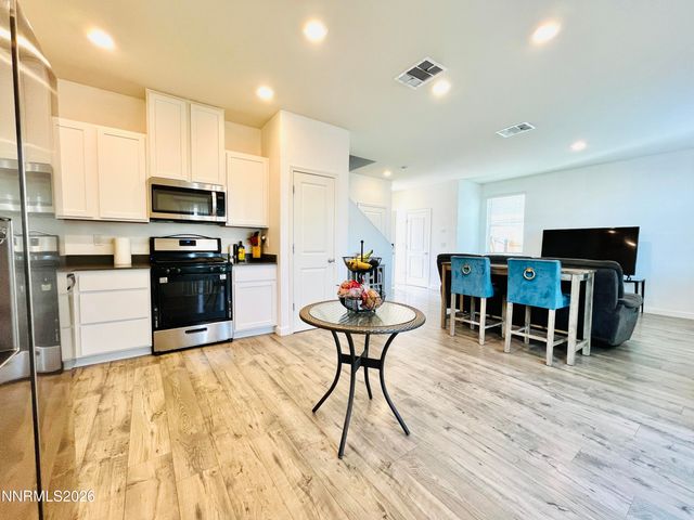 8727 Scenic Sky Drive, Reno, NV 89506