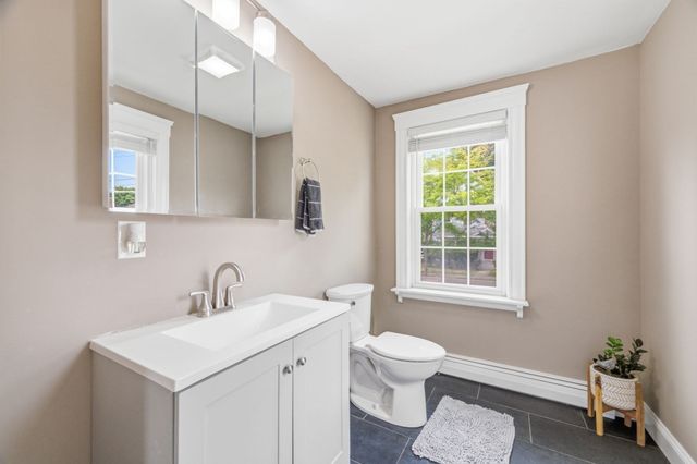 606 Lincoln Ave, Saugus, MA 01906