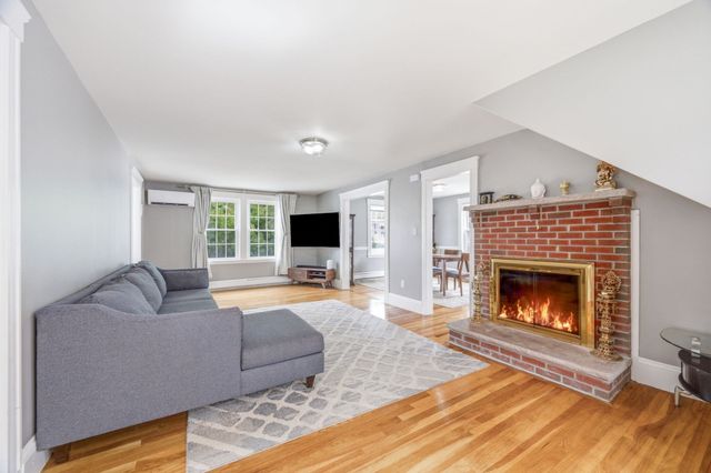 606 Lincoln Ave, Saugus, MA 01906