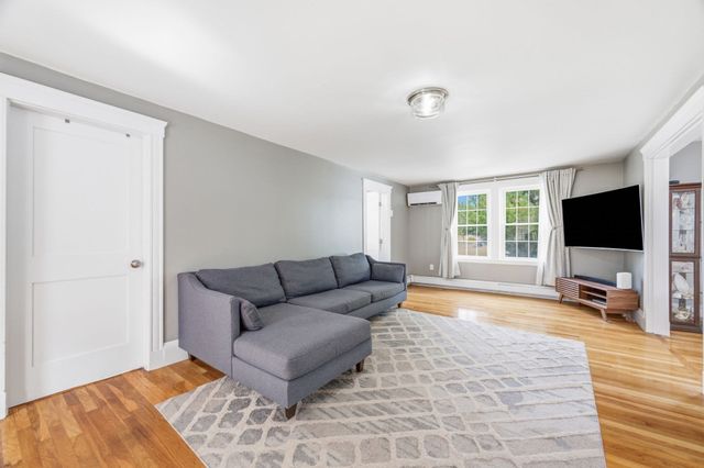 606 Lincoln Ave, Saugus, MA 01906