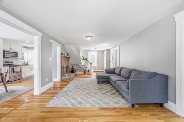606 Lincoln Ave, Saugus, MA 01906