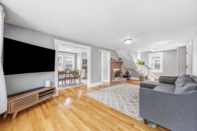 606 Lincoln Ave, Saugus, MA 01906