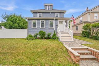 606 Lincoln Ave, Saugus, MA 01906