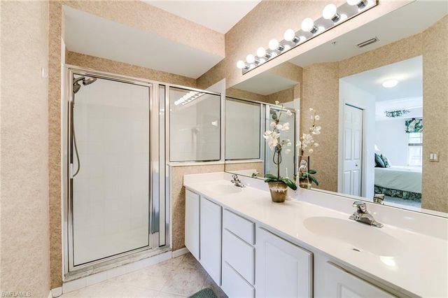 1940 Willow Bend CIR 103, Naples, FL 34109