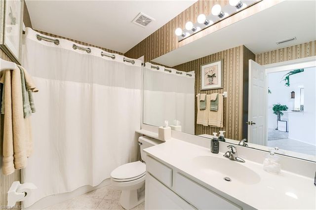 1940 Willow Bend CIR 103, Naples, FL 34109