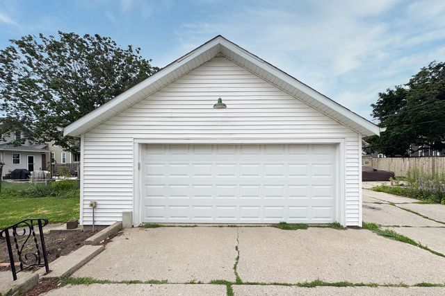 321 N London Avenue, Rockford, IL 61107
