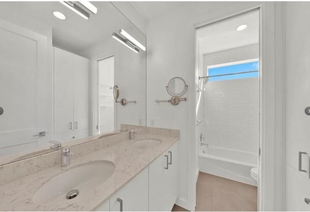 203 E 46th ST, Austin, TX 78751