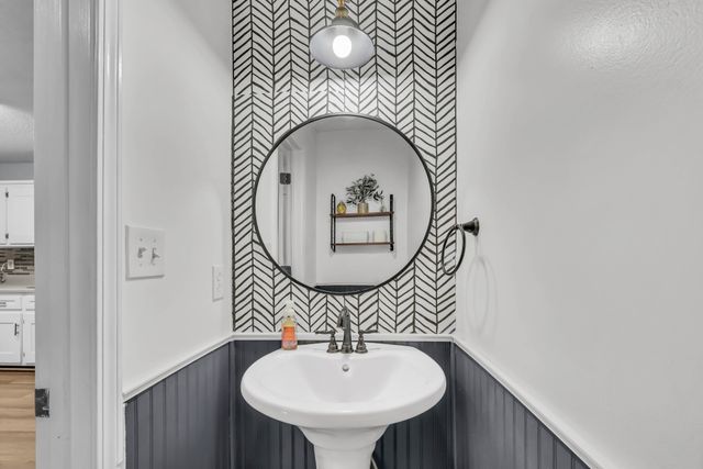 3526 Clearwater Dr, Clarksville, TN 37042