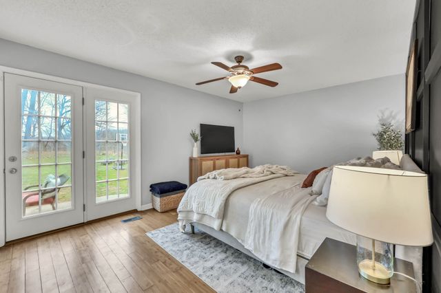 3526 Clearwater Dr, Clarksville, TN 37042