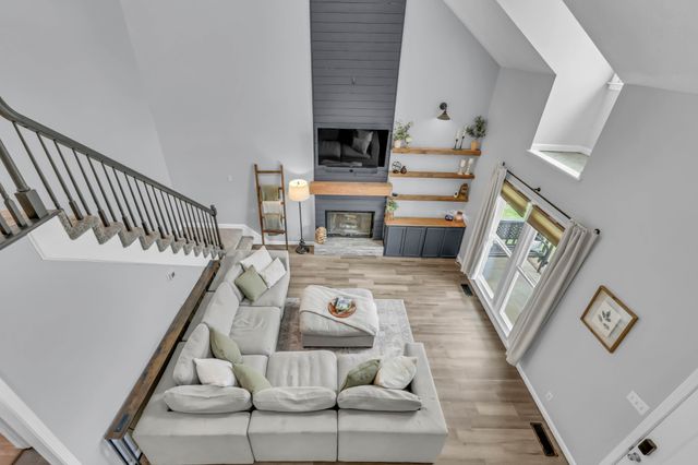 3526 Clearwater Dr, Clarksville, TN 37042