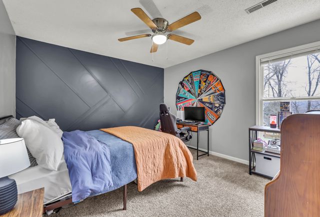 3526 Clearwater Dr, Clarksville, TN 37042