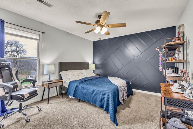 3526 Clearwater Dr, Clarksville, TN 37042