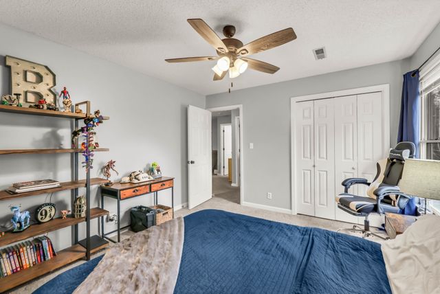 3526 Clearwater Dr, Clarksville, TN 37042