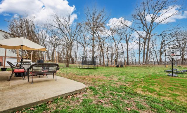 3526 Clearwater Dr, Clarksville, TN 37042