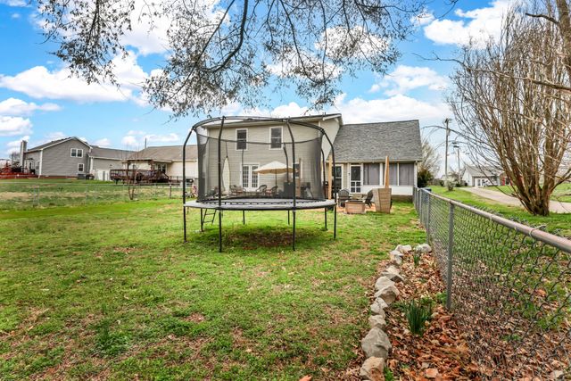 3526 Clearwater Dr, Clarksville, TN 37042