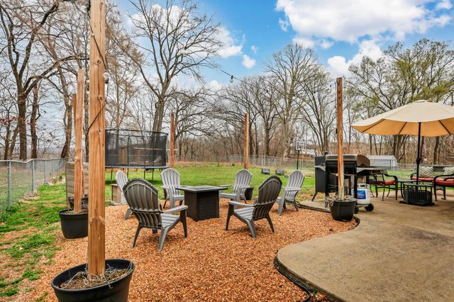 3526 Clearwater Dr, Clarksville, TN 37042