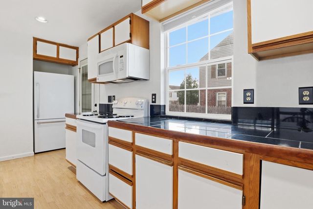 1018 KELLY DR, York, PA 17404