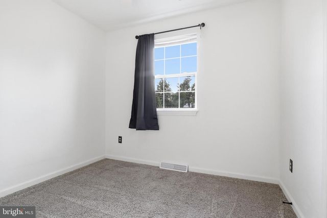 1018 KELLY DR, York, PA 17404