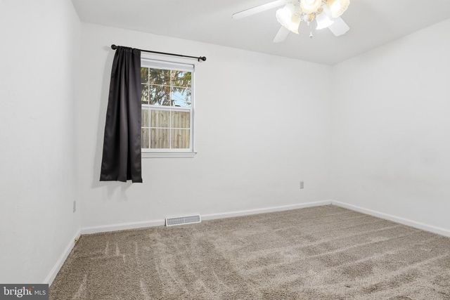 1018 KELLY DR, York, PA 17404