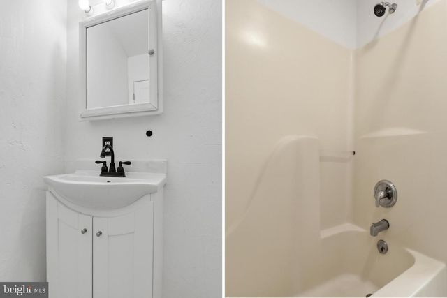 1018 KELLY DR, York, PA 17404