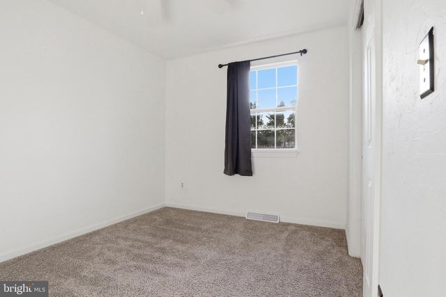 1018 KELLY DR, York, PA 17404