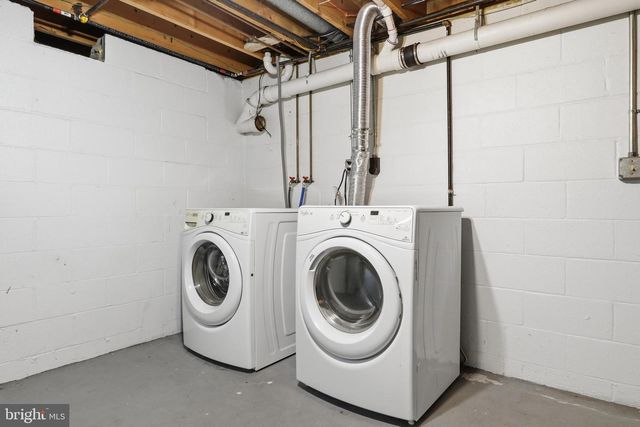 1018 KELLY DR, York, PA 17404