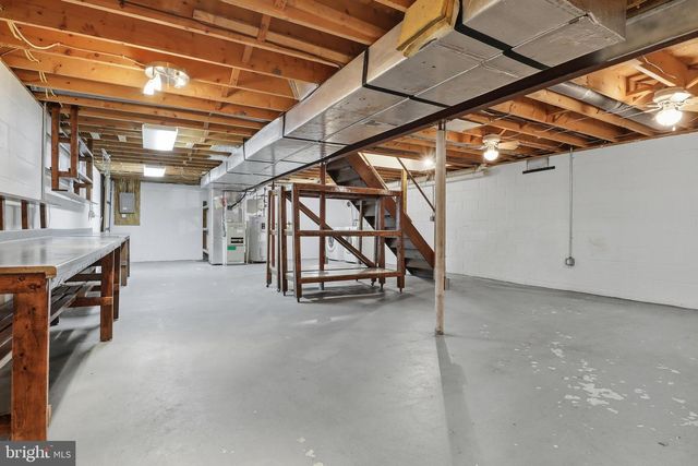 1018 KELLY DR, York, PA 17404