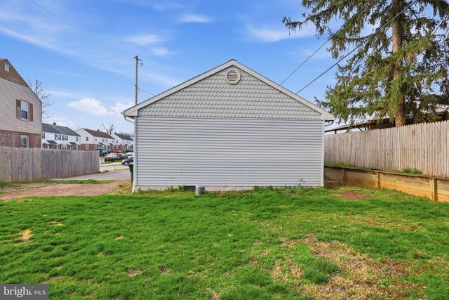 1018 KELLY DR, York, PA 17404