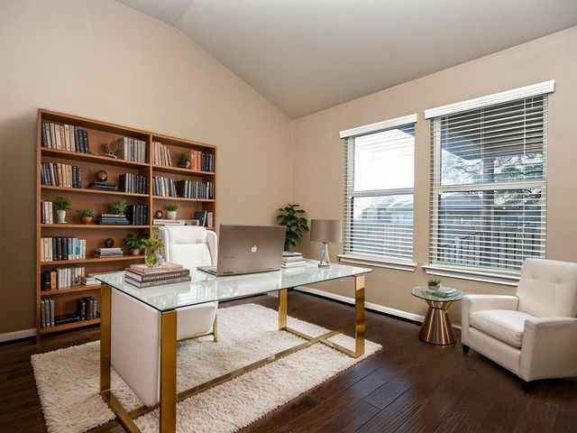 140 Copper Lake LN, Georgetown, TX 78628