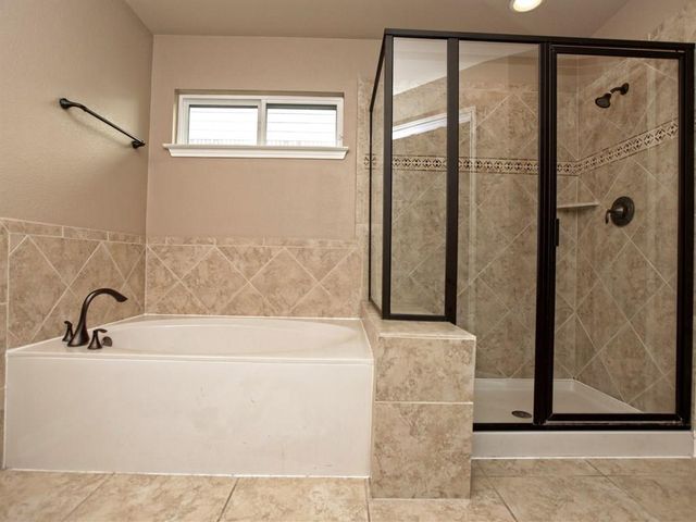 140 Copper Lake LN, Georgetown, TX 78628