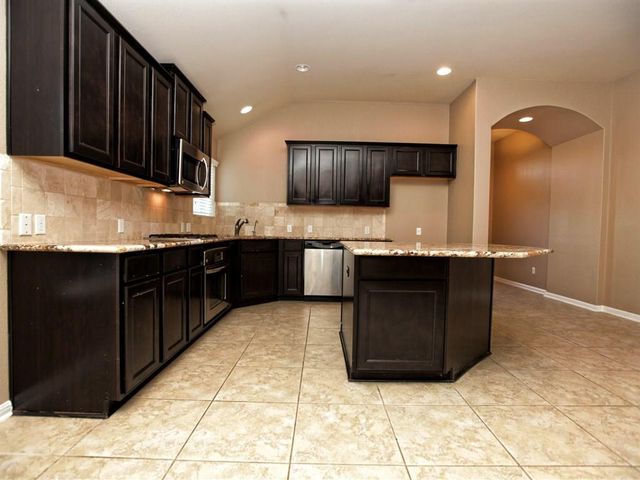 140 Copper Lake LN, Georgetown, TX 78628