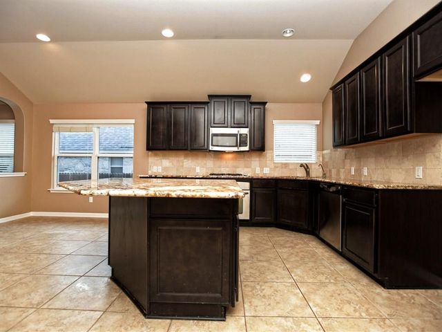 140 Copper Lake LN, Georgetown, TX 78628