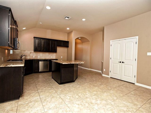 140 Copper Lake LN, Georgetown, TX 78628