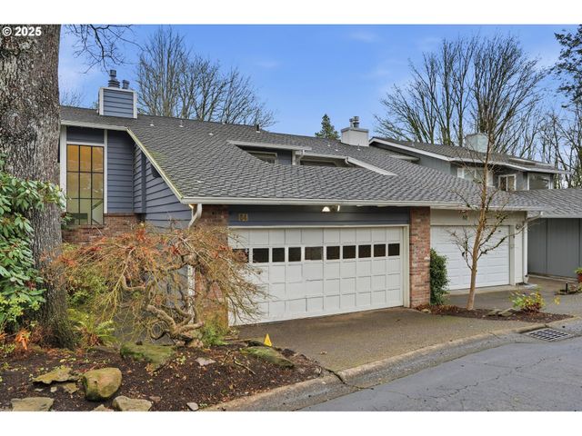 64 WHEATHERSTONE Ct 36, Lake Oswego, OR 97035