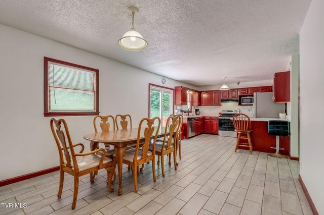 959 Dry Creek Road, Jonesborough, TN 37659