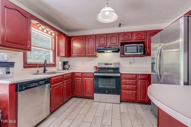 959 Dry Creek Road, Jonesborough, TN 37659