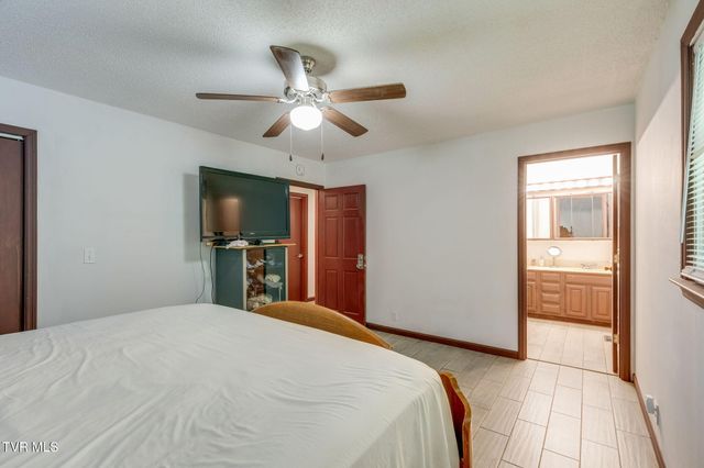 959 Dry Creek Road, Jonesborough, TN 37659