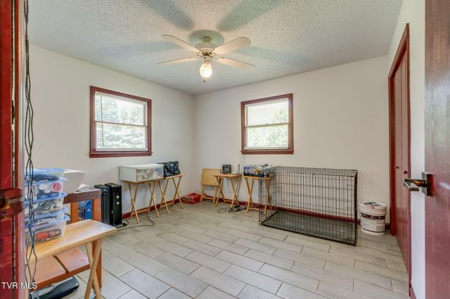 959 Dry Creek Road, Jonesborough, TN 37659