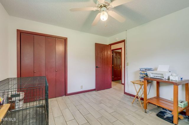 959 Dry Creek Road, Jonesborough, TN 37659