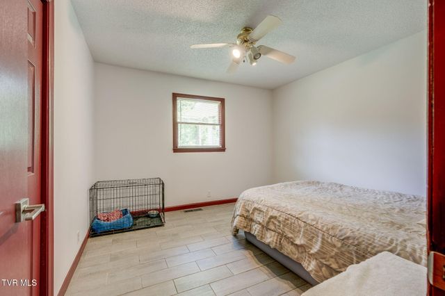 959 Dry Creek Road, Jonesborough, TN 37659
