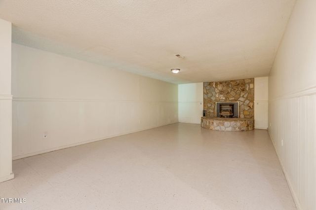 959 Dry Creek Road, Jonesborough, TN 37659