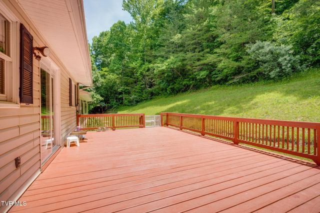 959 Dry Creek Road, Jonesborough, TN 37659