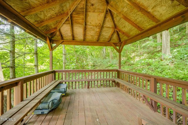 959 Dry Creek Road, Jonesborough, TN 37659
