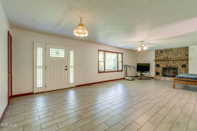 959 Dry Creek Road, Jonesborough, TN 37659