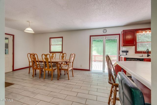 959 Dry Creek Road, Jonesborough, TN 37659