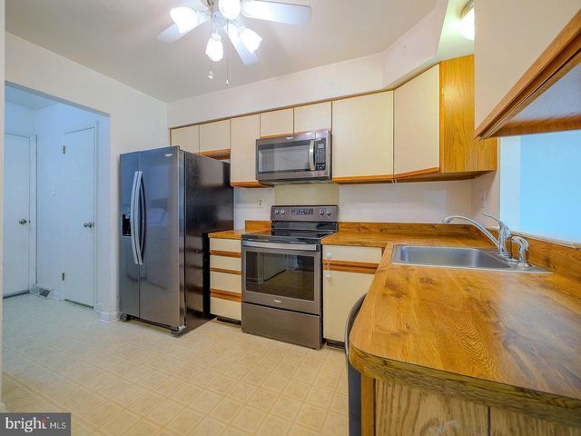 1001 WINFIELD CT, Lansdale, PA 19446