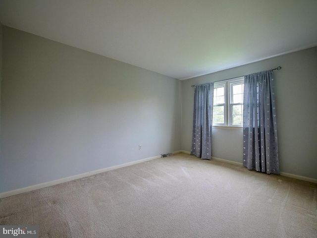 1001 WINFIELD CT, Lansdale, PA 19446